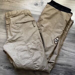 686 Women’s Snowboarding Pants (S)